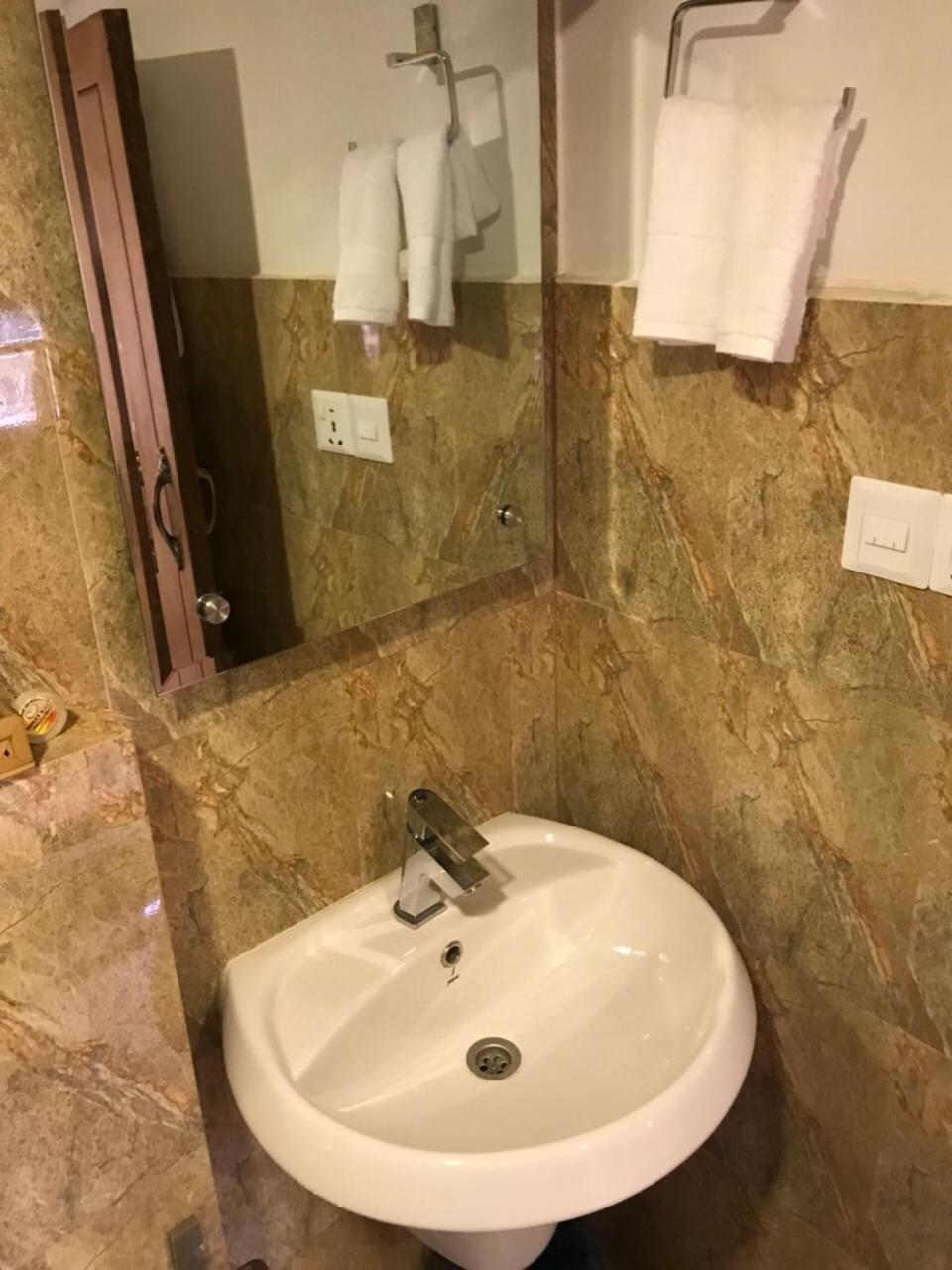 Heranya Yala Catmandu Exterior foto