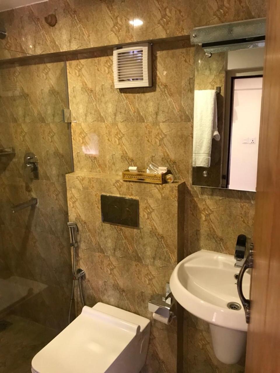 Heranya Yala Catmandu Exterior foto